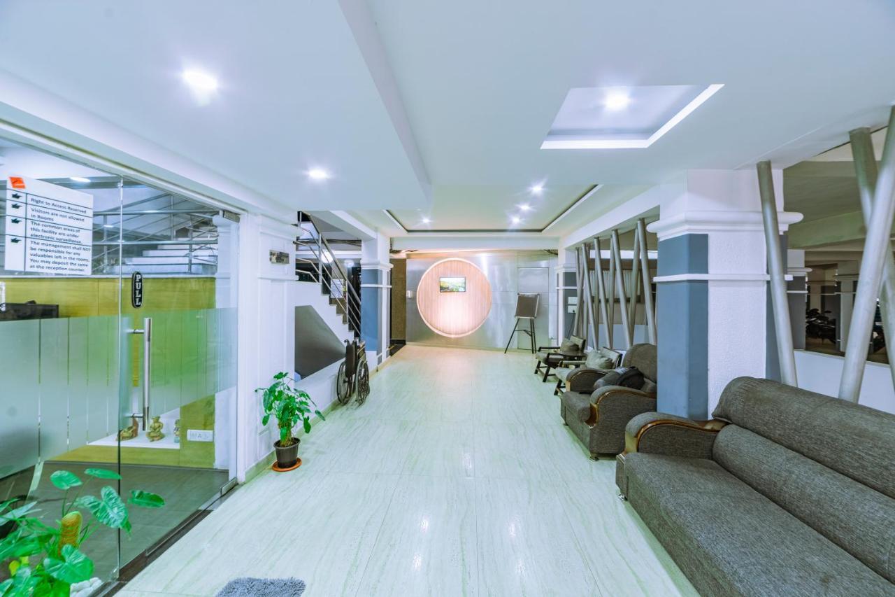 Hotel Athome , Whitefields, Kondapur Хайдарабад Экстерьер фото