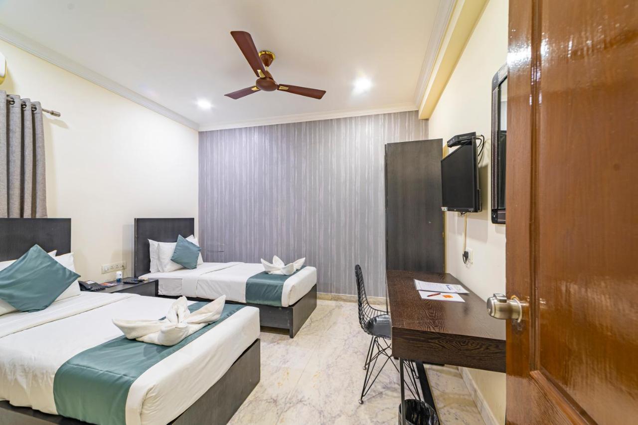 Hotel Athome , Whitefields, Kondapur Хайдарабад Экстерьер фото