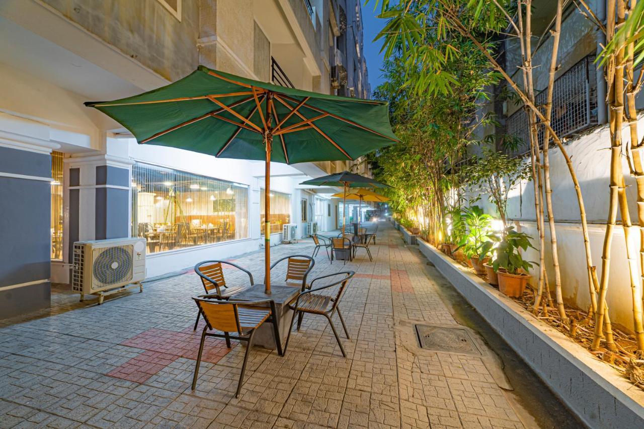 Hotel Athome , Whitefields, Kondapur Хайдарабад Экстерьер фото